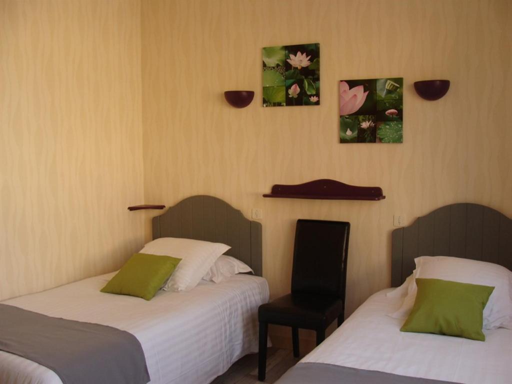 Hotel Le Flaubert Fougères Δωμάτιο φωτογραφία