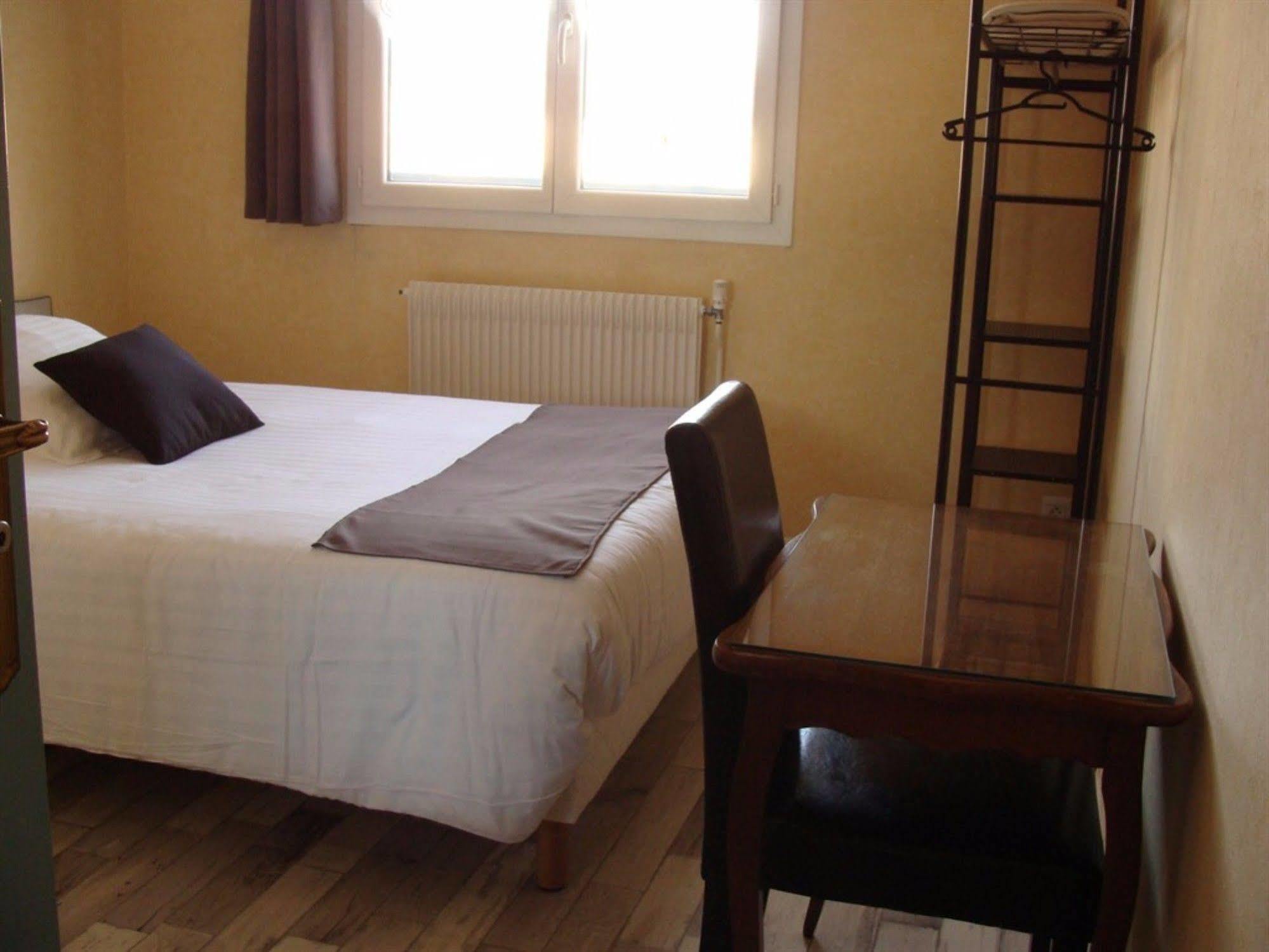 Hotel Le Flaubert Fougères Εξωτερικό φωτογραφία