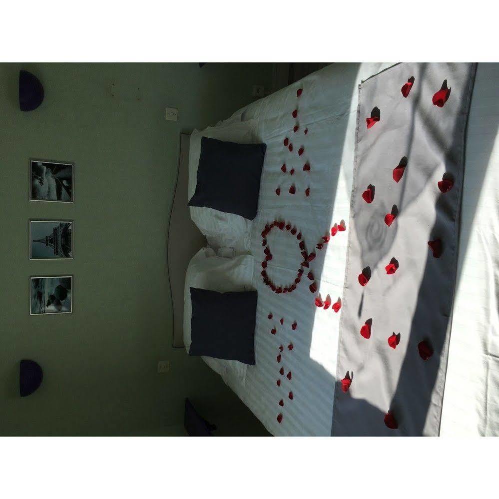 Hotel Le Flaubert Fougères Εξωτερικό φωτογραφία